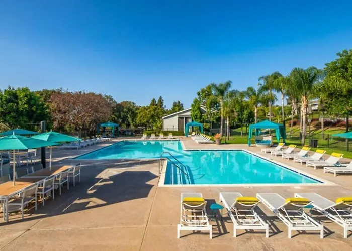 Shabby Chic Oceanside King & 2 Queen Bed Pool Gym